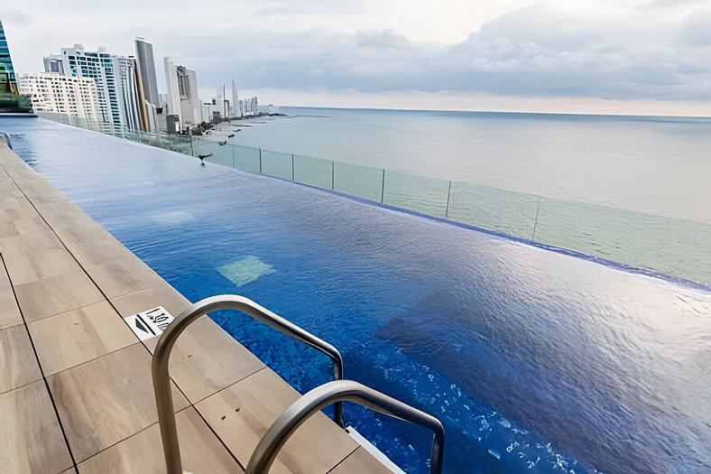 Amazing View 1BR w/ Infinity Pool & Gym | H2 Tower