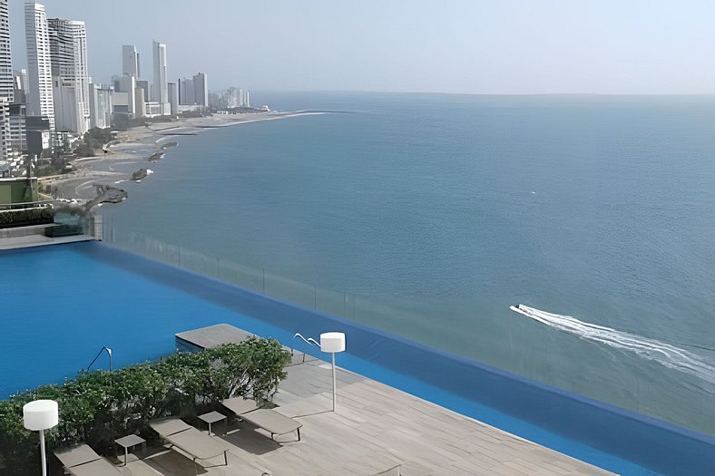 Amazing View 1BR w/ Infinity Pool & Gym | H2 Tower