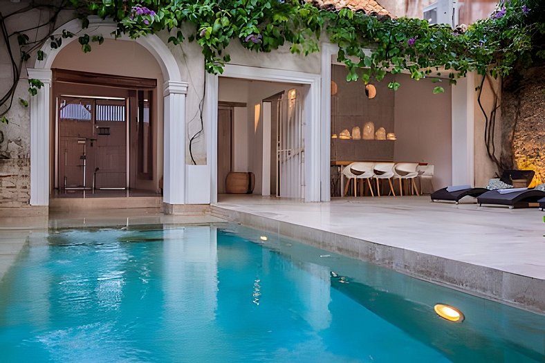 Old City | Stylish 5BR House w/ Pool & Rooftop